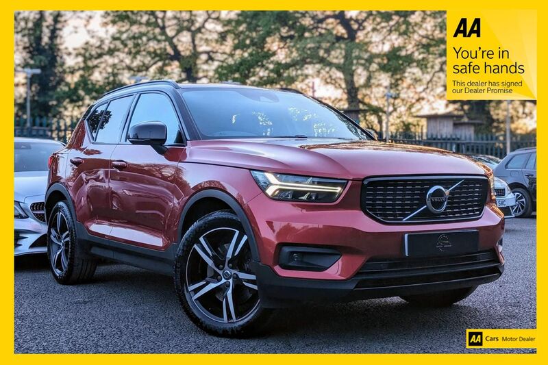 View VOLVO XC40 1.5h T5 Twin Engine Recharge 10.7kWh R-Design Auto Euro 6 (s/s) 5dr