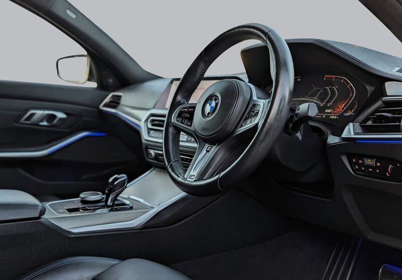 View BMW 3 SERIES 2.0 320d M Sport Auto xDrive Euro 6 (s/s) 4dr