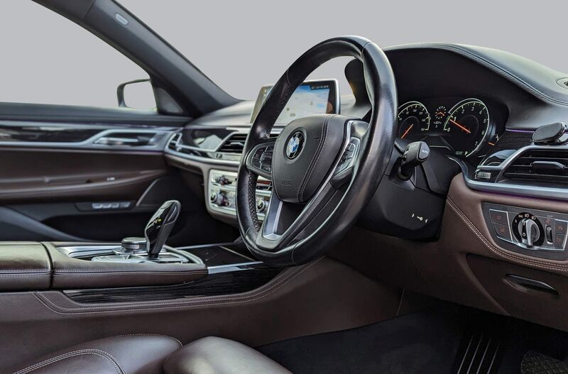 View BMW 7 SERIES 4.4 750i V8 M Sport Auto Euro 6 (s/s) 4dr